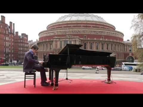 Benjamin Grosvenor Performs Chopin arr. Liszt 'Maiden's Wish 2011