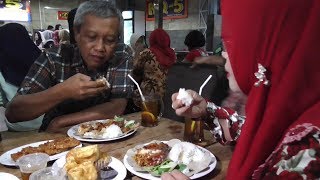 MENGINTIP SURGANYA KULINER AYAM BAKAR K Q 5 DI SOLO. 