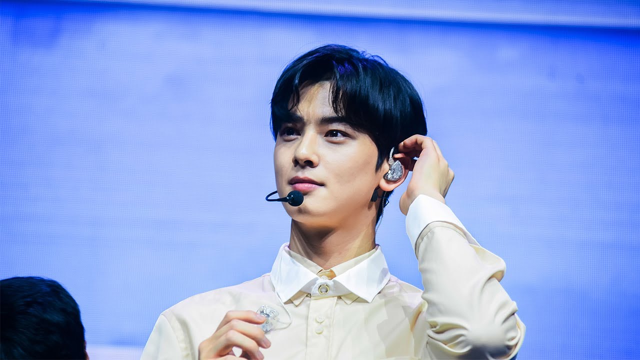 차은우 Cha Eun Woo sings Kathang Isip by Ben&Ben (snippet)