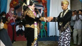 Adat Jawa pecah kendi