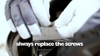 How to replace the cutting blades on a Husqvarna Automower®