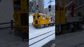 RhB Tm 2/2 mit Schneepflug #rhb #trainspotting #train #railway #eisenbahn #shorts #schneeräumung