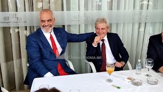 Ali Ahmeti mbërrinë në Ohër, takohet me Edi Ramën