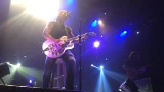 Kip Moore "Hey Pretty Girl"