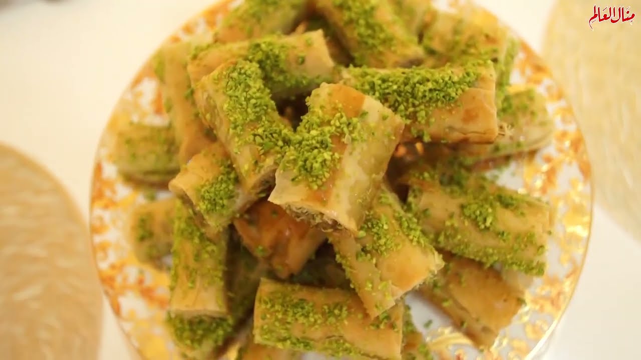 بقلاوة محشية كنافة  ! طعم وشكل حكايه