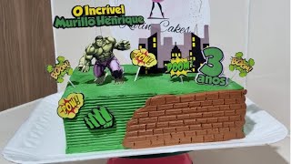 Bolo Retangular Incrível Hulk- Chantilly Espatulado Com Efeito Tijolinho Na Lateral - Karine Cakes