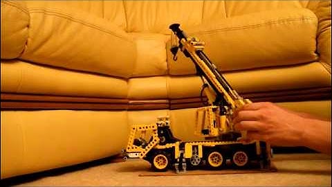 Lego Technic Pneumatic Crane Truck 8460