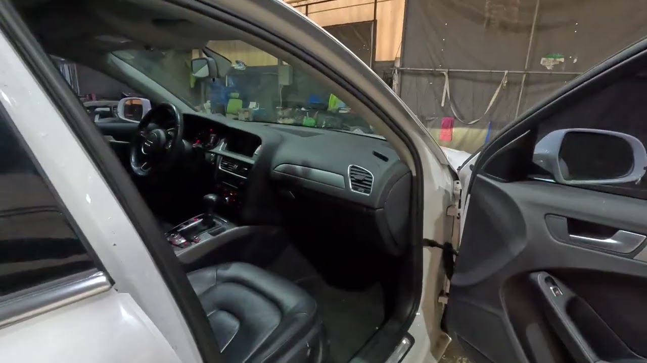 2014/2015 AUDI A4 30 TDI 024566  112,911 km Roro 2wd