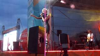 Video thumbnail of "Ania Wyszkoni - Czy ten pan i pani ( Olsztyn -  28.07.2013)"