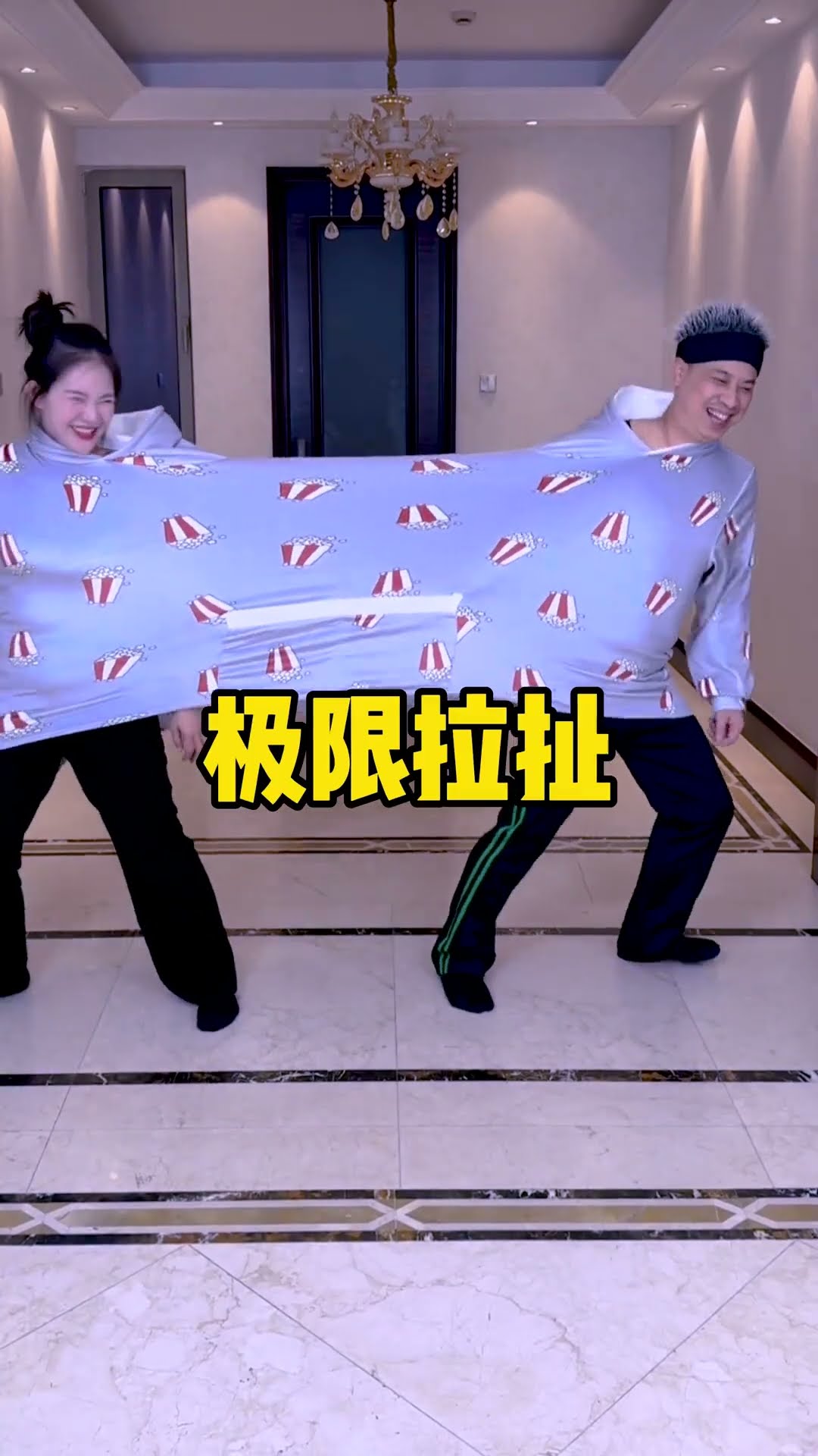 New Year Family Game! Left Or Right Dressing Challenge!#Funnyfamily#Partygames