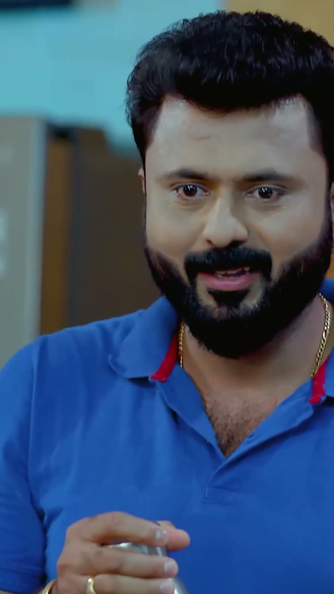 #ChempaneerPoovu ഇവൾക്ക് മര്യാദയ്ക്ക് വല്ലതും ഇട്ടോണ്ട് വന്നൂടേ