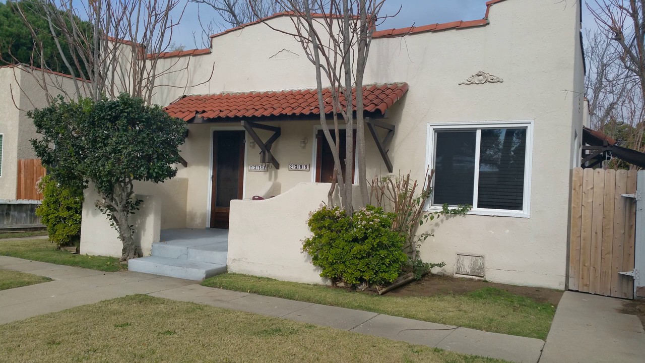 Torrance duplex for sale, high demand rental area, 2beds/2baths