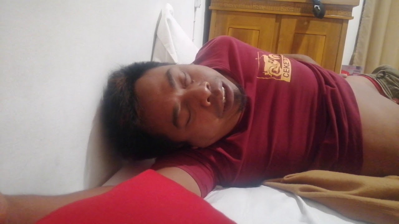 Temenku Berjuang dalam tidur setelah 24 jam ngetrip begadang