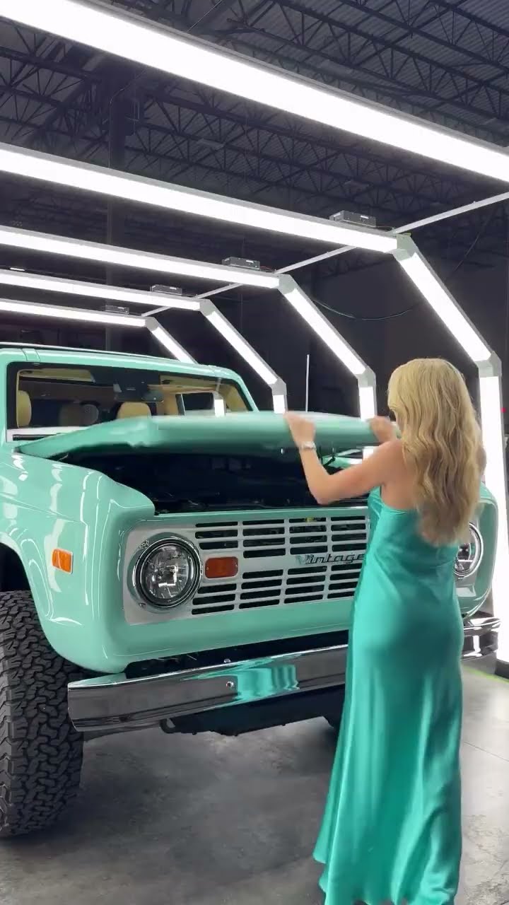 🩵Tiffany Blue Modern Classic🩵 - YouTube