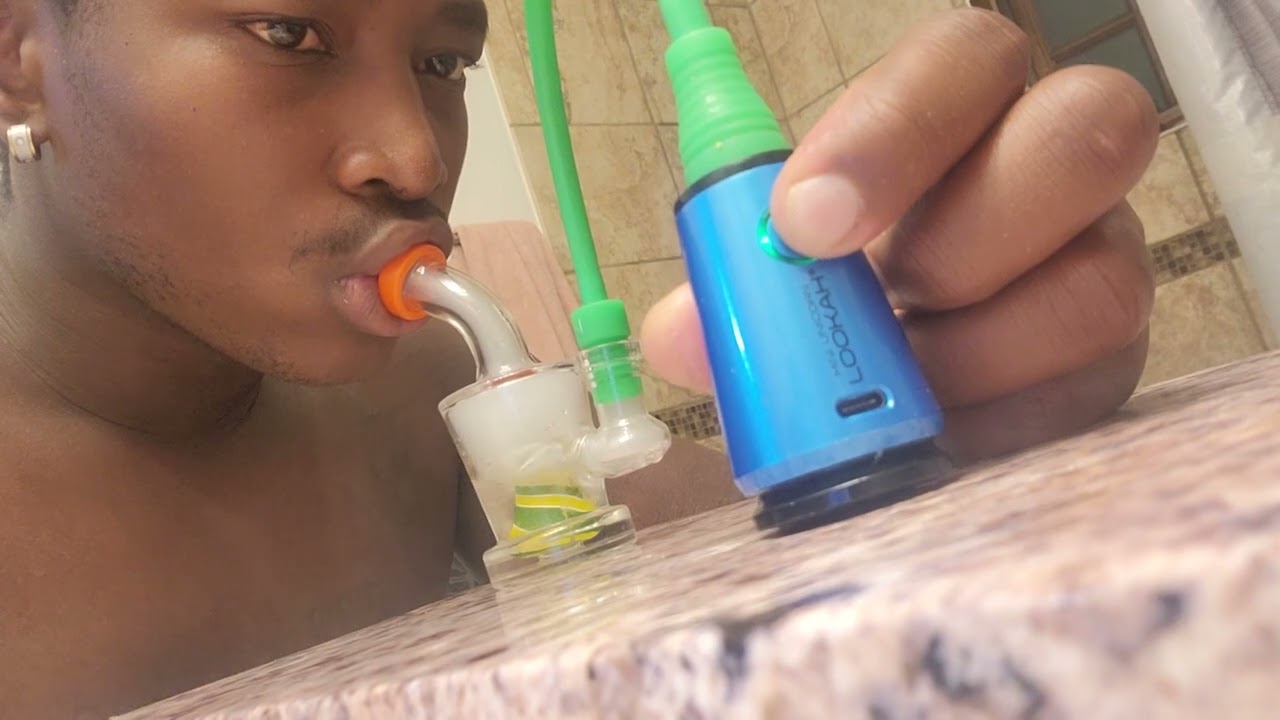 Lookah Mini Unicorn Attached To Rig