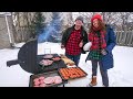 DESAYUNO de Leñadores en la NIEVE 🇨🇦 | Preparando un Típico Desayuno CANADIENSE de Invierno ☃️❄️
