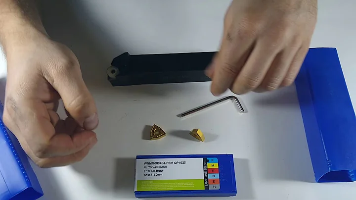 Toolholder PWLNR 2525M08 & WNMG 080404 turning inserts.