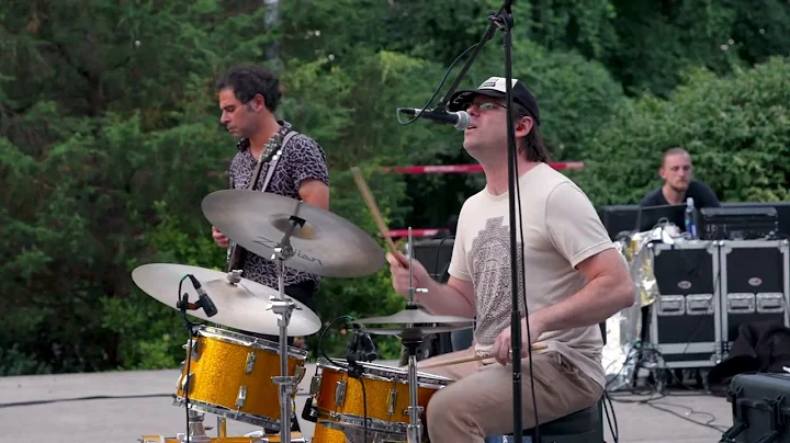 Oneida - I Wanna Hold Your Electric Hand (Live at ...
