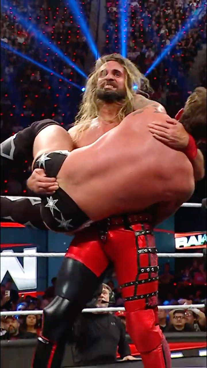 Seth Rollins had to do it to CM Punk ?‍?? #RAWonNetflix #WWERaw