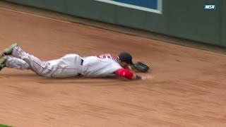 BOS@MIN: Gomes leaps to make second impressive catch