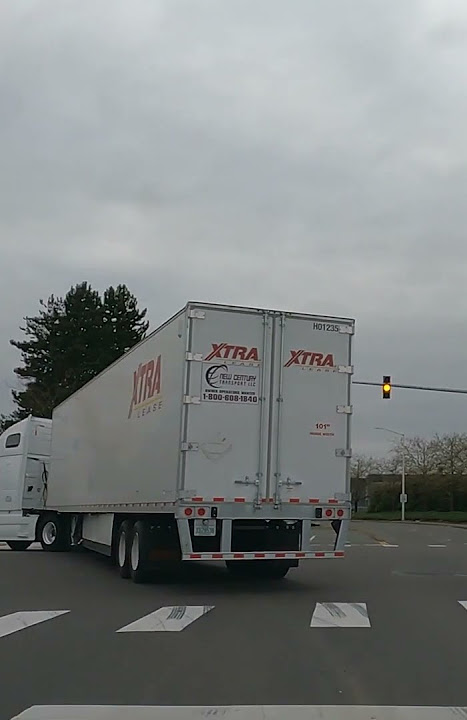 Wide turn🚛🚛🚛 🚛by container truck 40 foot container Dimensions 40' long x 8' wide x 8' 6” high