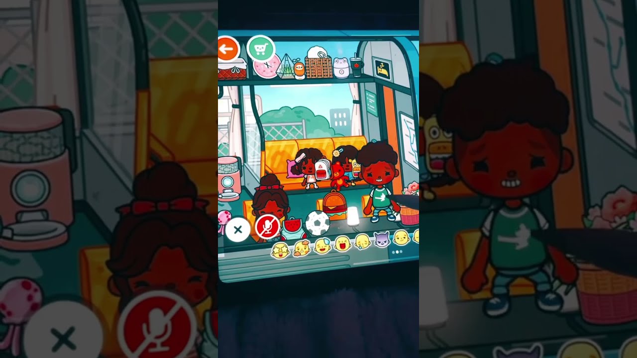 CELEBRITY IN DISGUISE 🥸😱 || *WITH VOICE* || Toca Boca TikTok Roleplay