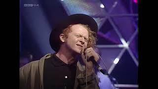 Simply Red – Holding Back The Years (1985)