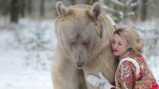 Фотосессия с медведем Степаном в русском костюме