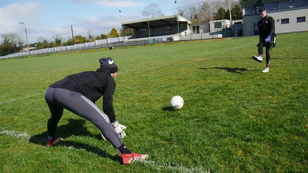 Short/Side-foot Kickout