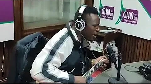 Waithaka Wa Jane Mugithi & Ngogoyo Latest Live Performance Alongside Joy Wa Macharia At Coro FM 💯🔥