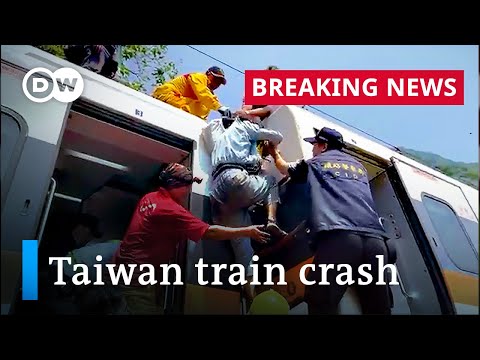 Train crash in Taiwan leaves dozens dead | DW News