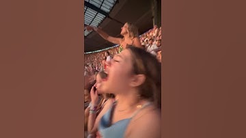 BIGGEST TOLERATE IT STAN THAT THIS TOUR HAS EVER SEEN 😂 #taylorswift #swifties #erastour #shorts