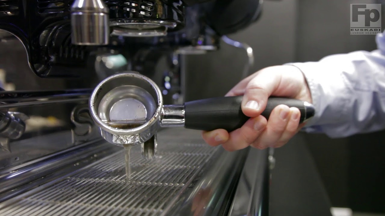 Poner el ciego en la cafetera - YouTube