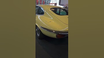 Classic Jaguar E Type V12 details