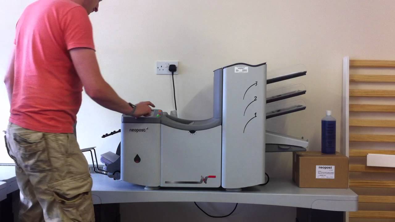 Neopost DS70 Folder Inserter Envelope Stuffer - YouTube