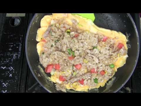 The World's Best Authentic Japanese Omelet Rice (Omu Raisu)