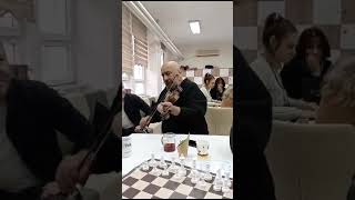 Keman vitüözü ile bağlama üstadının düeti. Gönlüm Ataşlara Yandı Gidiyor Resimi