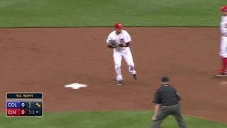 COL@CIN: Negron flips to Cozart to start double play