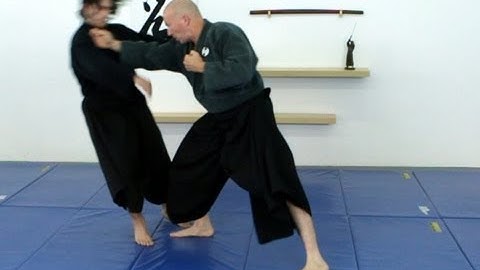 Tsuki step, shikan ken, basic - Ninjutsu technique for Akban wiki