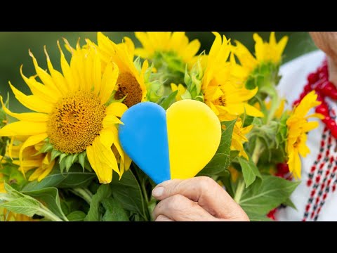Video: Flower wreath: Ukrainian folk symbol and a way to attract guys
