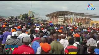 Raila Odinga walks to Bukhungu Stadium, Kakamega