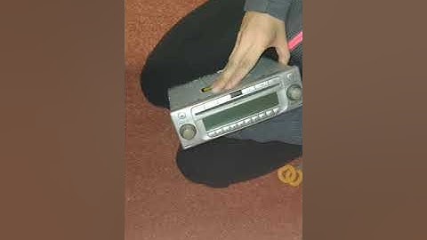 Remove Chrysler Crossfire radio