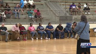 Community members remember victims of violence at prayer vigil