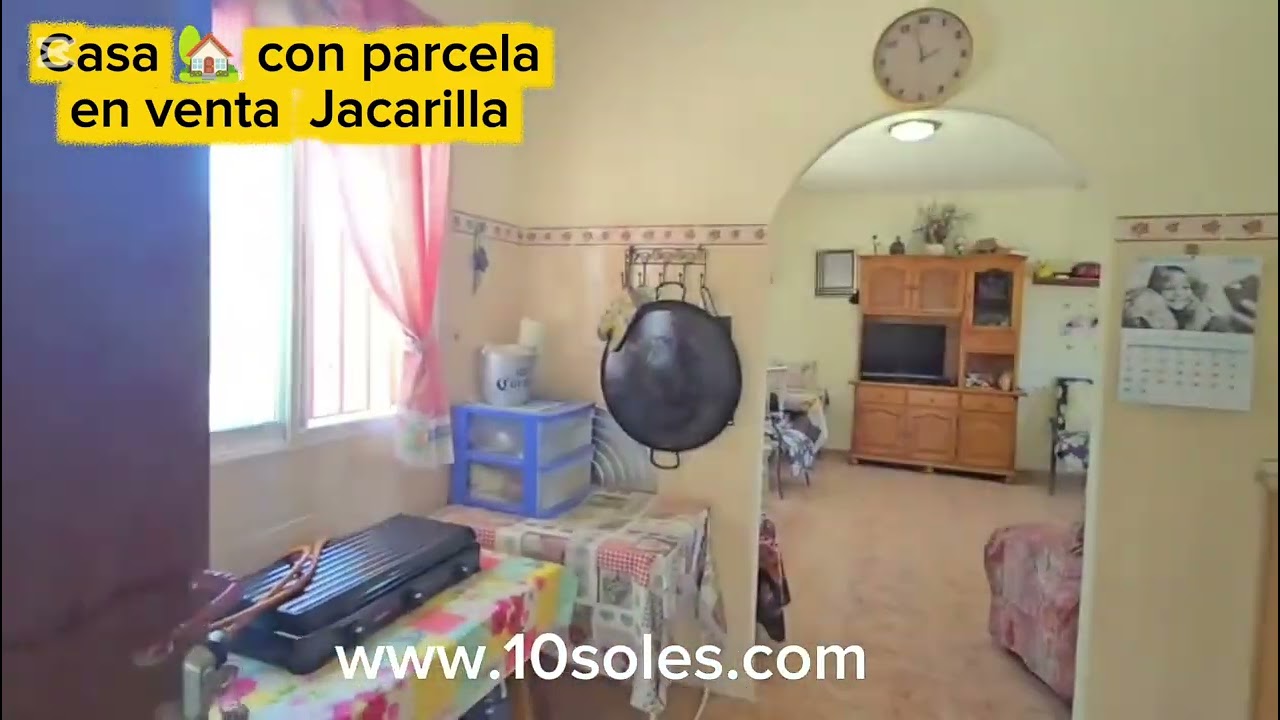 Casa 🏡 con parcela en venta en Jacarilla. 