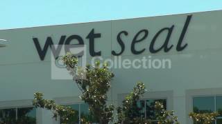 FILE:CLOTHING RETAILER WET SEAL SETTLES LAWSUIT