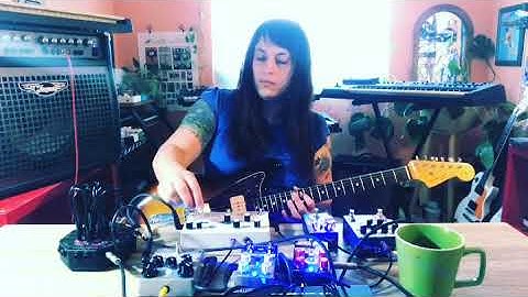 droning with the patchulator 8000 and some of my fav pedals