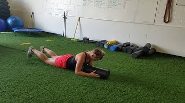 Foam Rolling (Pec Minor)