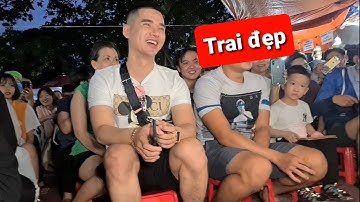 Cười bể bụng: DIVA Cát Thy chọc ghẹo Trai đẹp Hà Nội mua Bánh tráng trộn