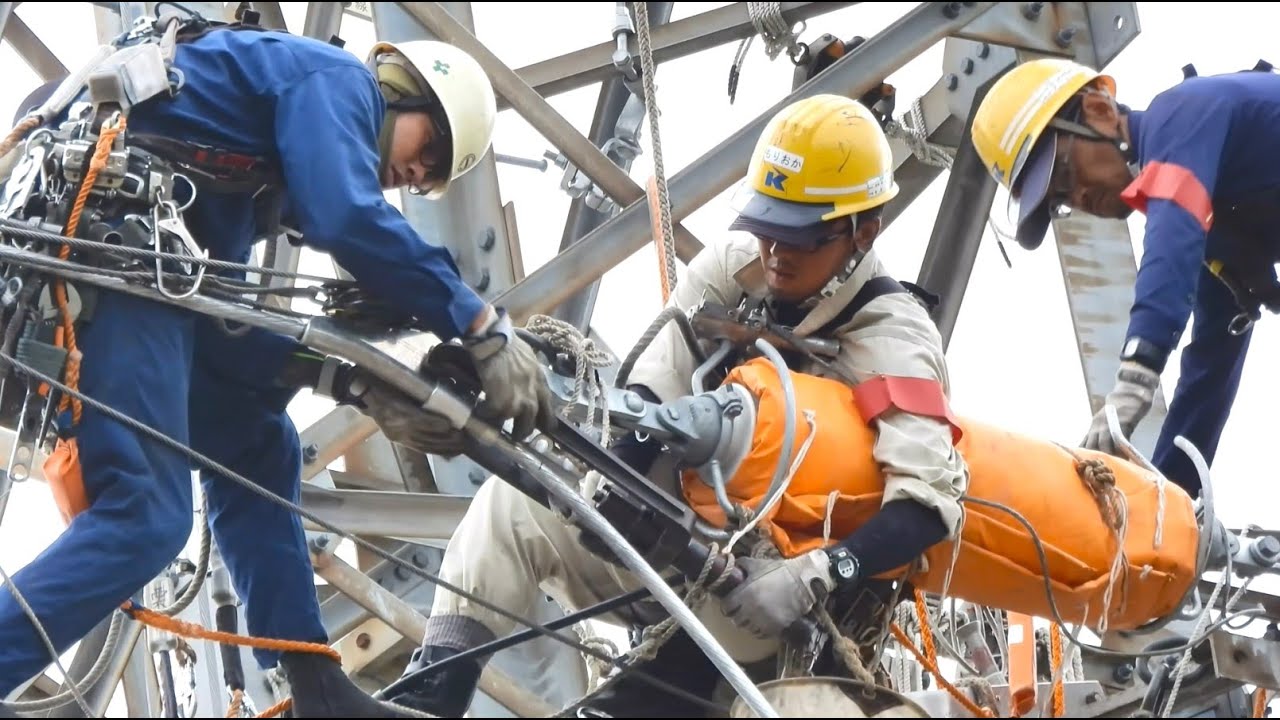 66kV送電線の電線張替その２ 電線緊線