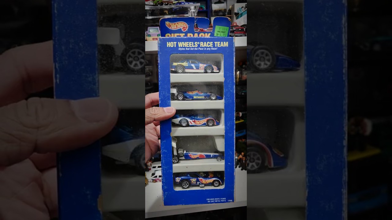Давайте откроем этот набор из 5 старых машинок Hotwheels 1995 года! 